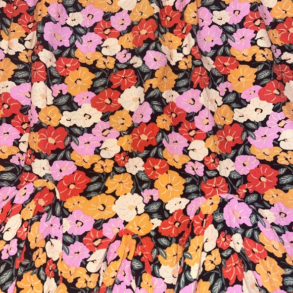 Loft NWT Floral Knee Length Skirt 🌵Small - Picture 3 of 4